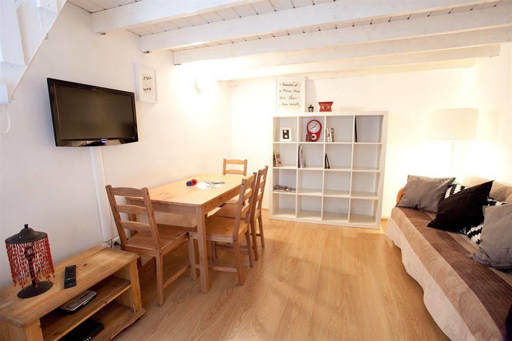 Easy Flat Opera Apartman *