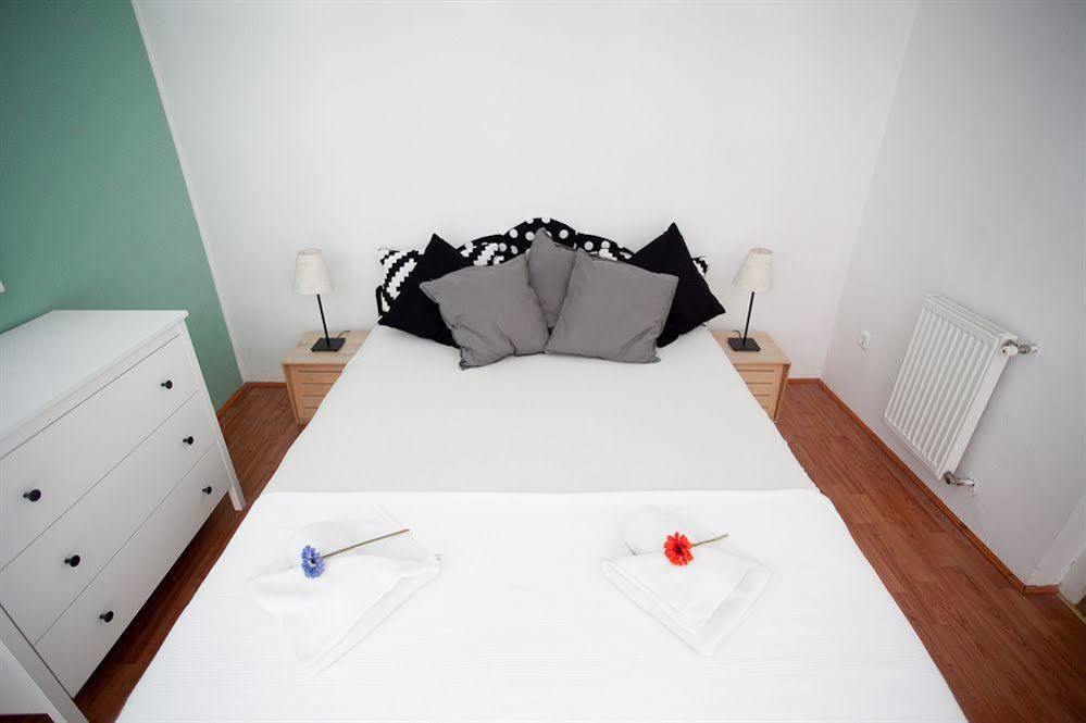 Easy Flat Opera Apartman
