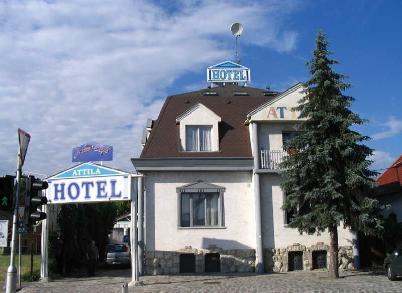 Hotel Attila Y Restaurante 2*