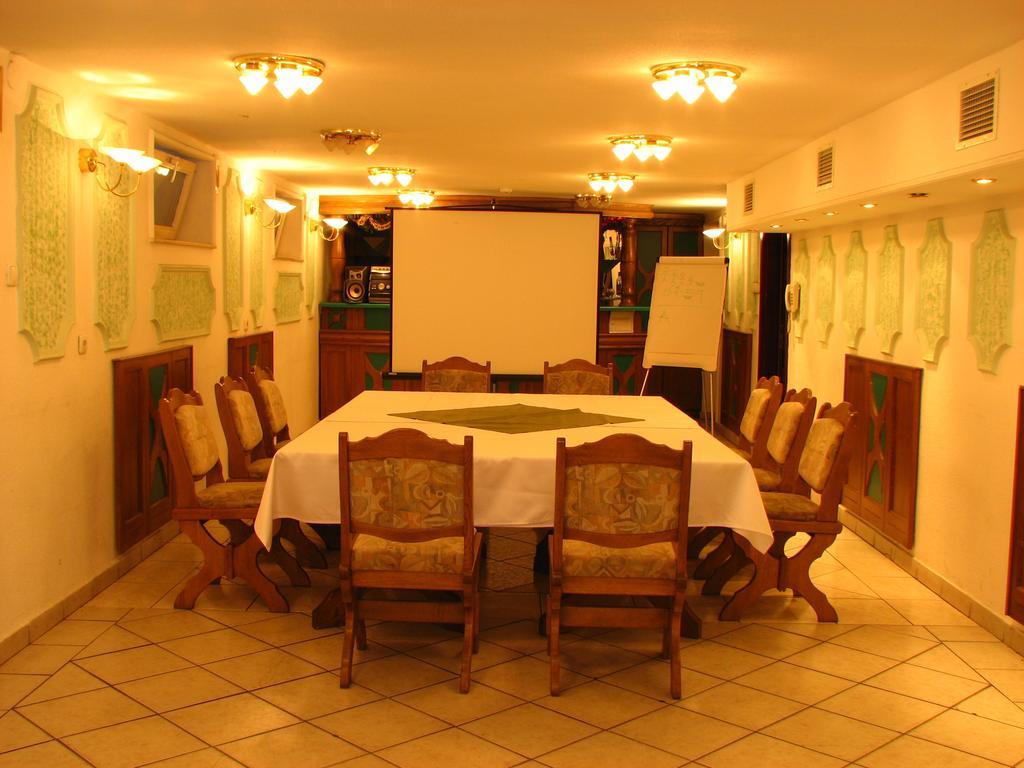Hotel Polus 3*