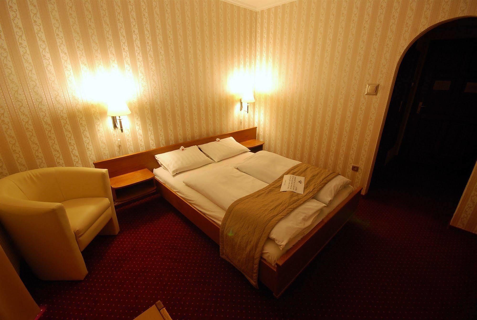 Amadeus Hotell