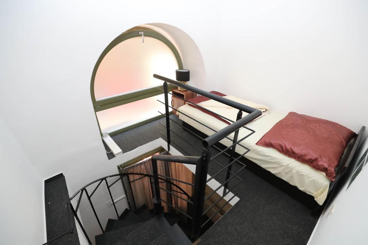 California 3* Budapest