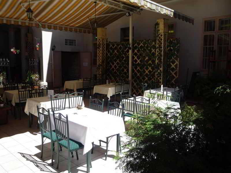 Fehar Pava Restaurant And 2* Budapest