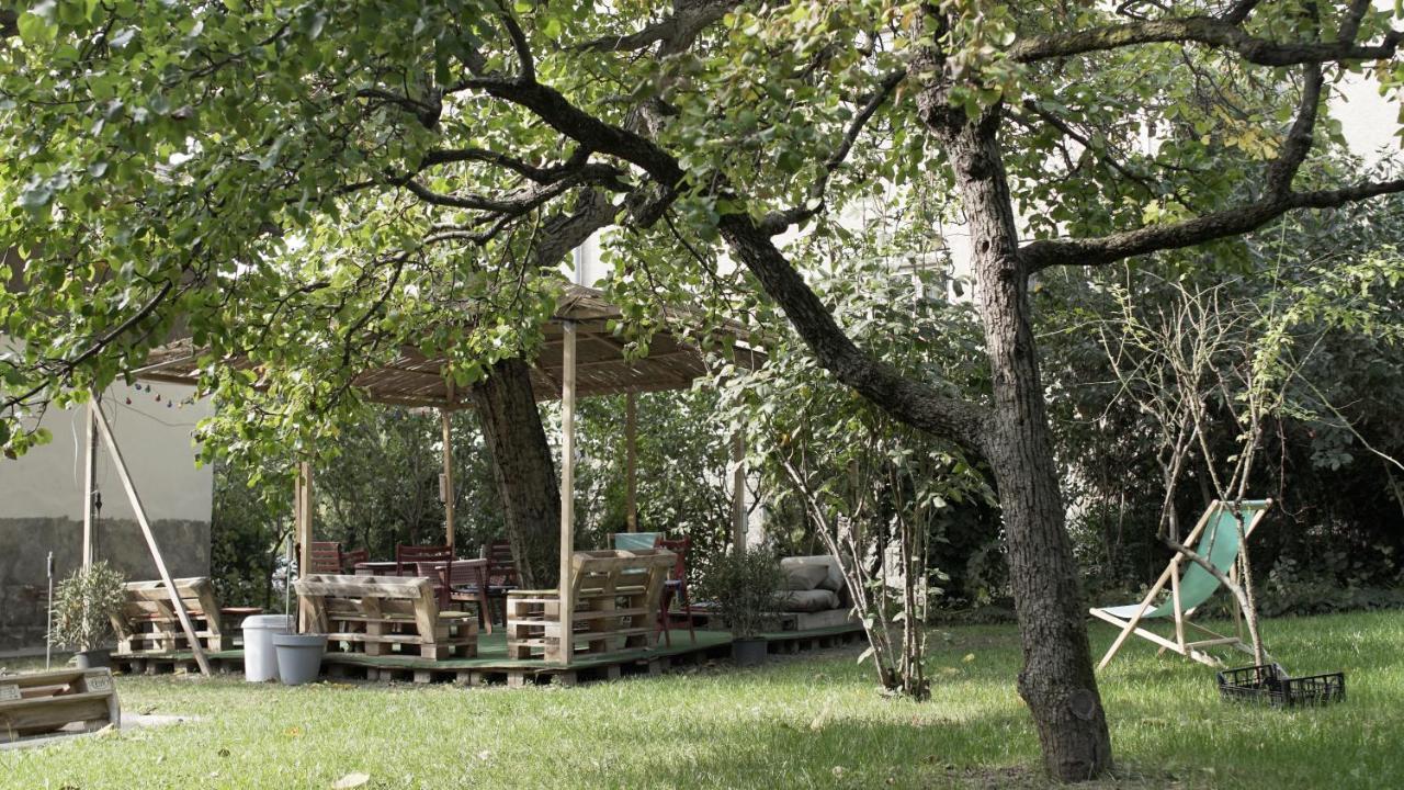 Garden *
