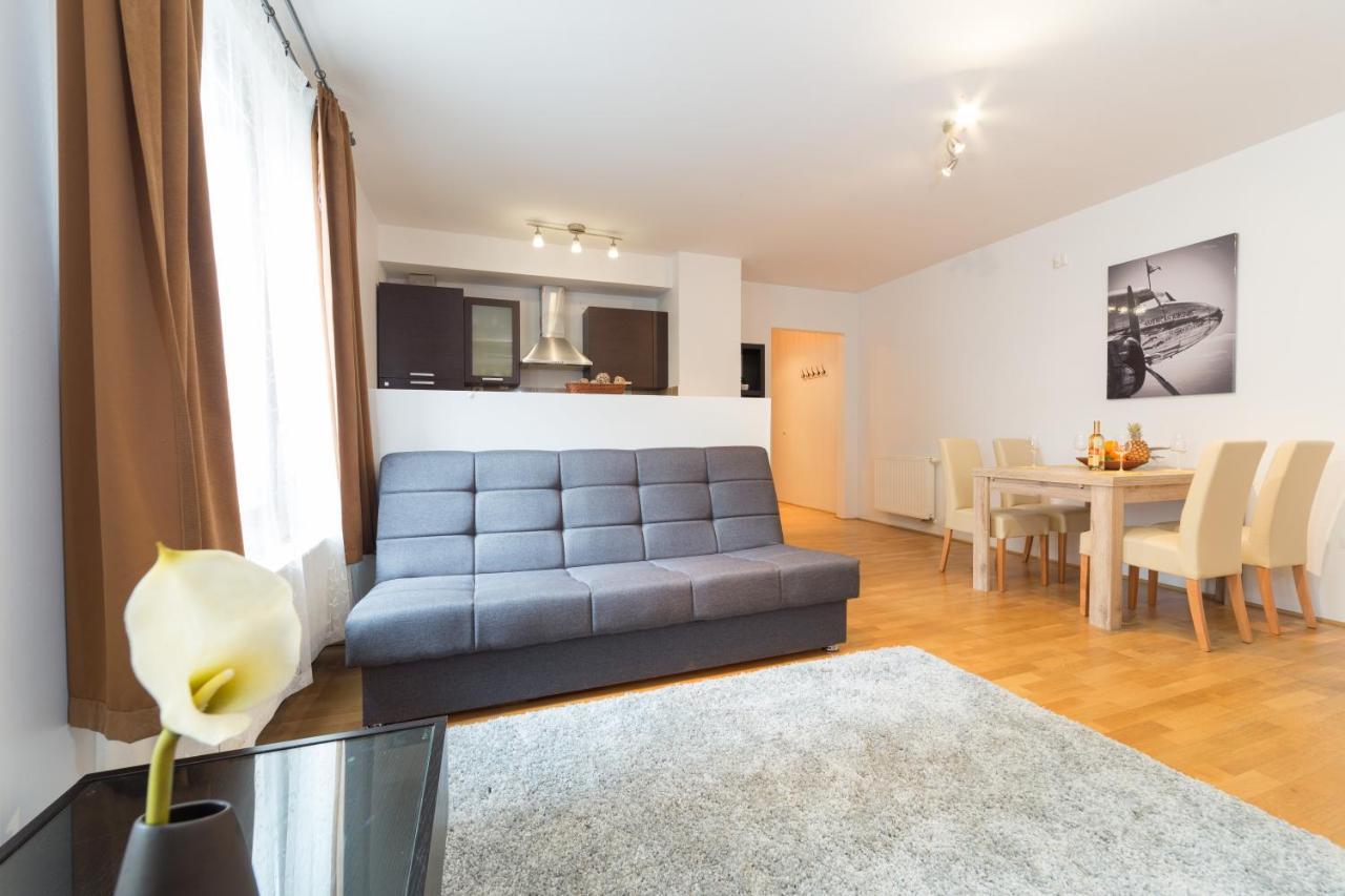 Hollo Apartmán *