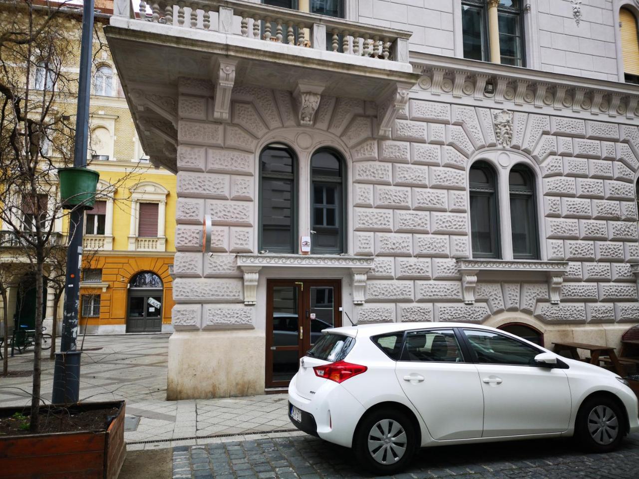 Yellow-stone Hostel