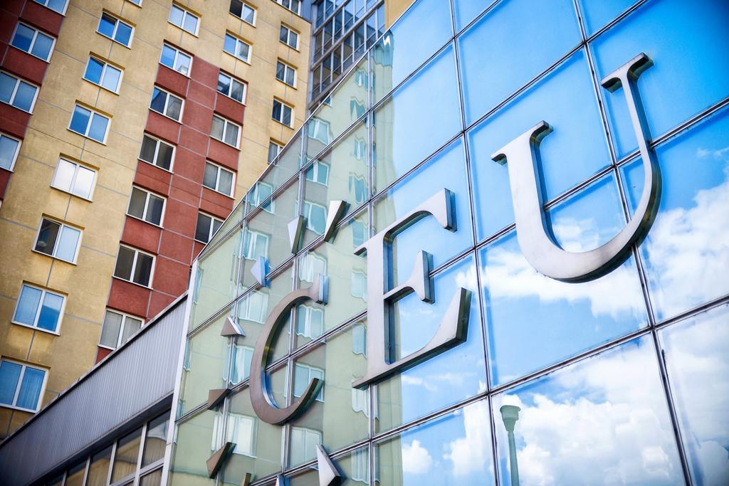 Ceu Konferencia Koezpont Hotel
