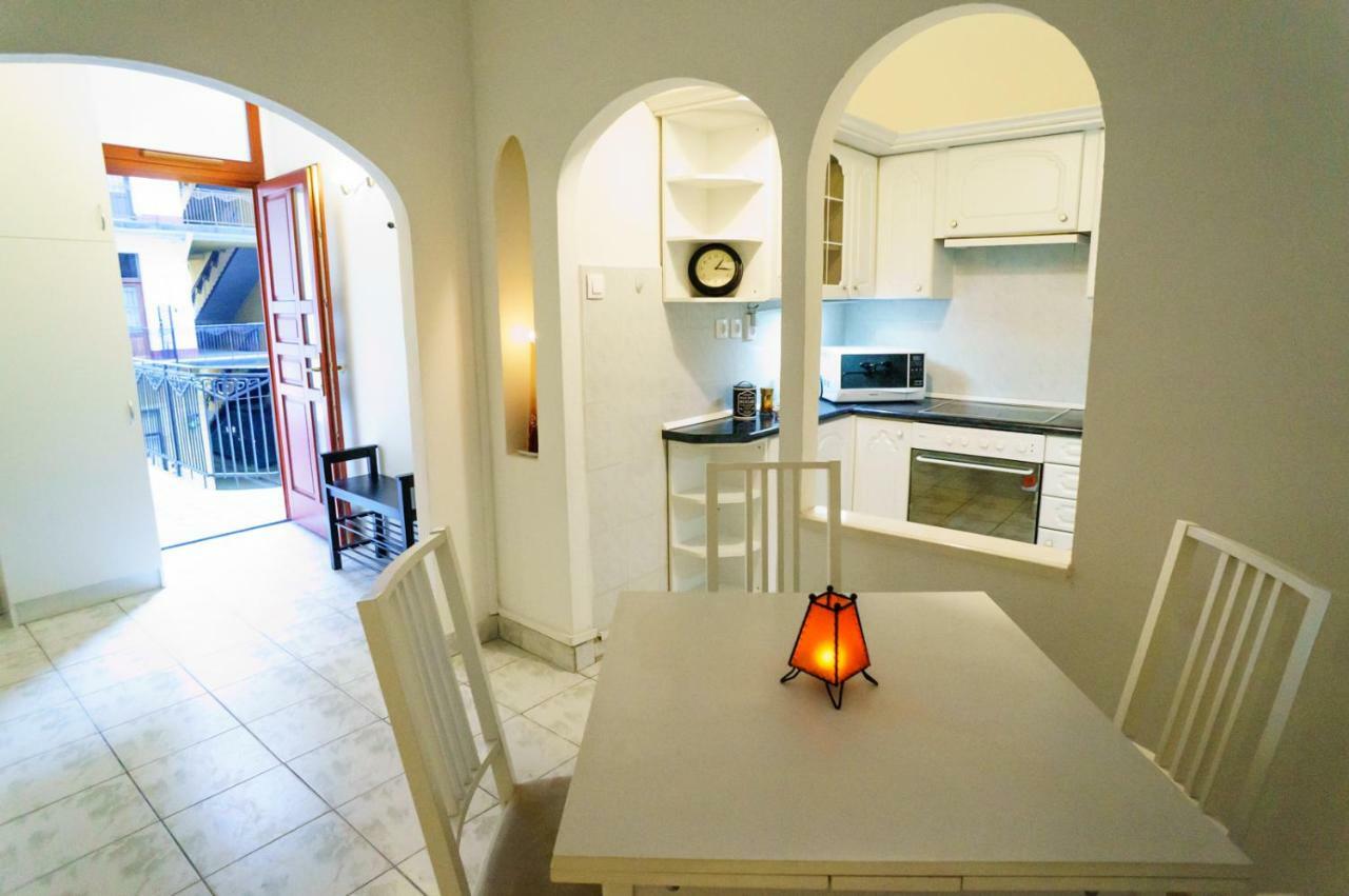 Kingdom & Car Parking On-site & Aircon & Quiet & Family Friendly * Boedapest