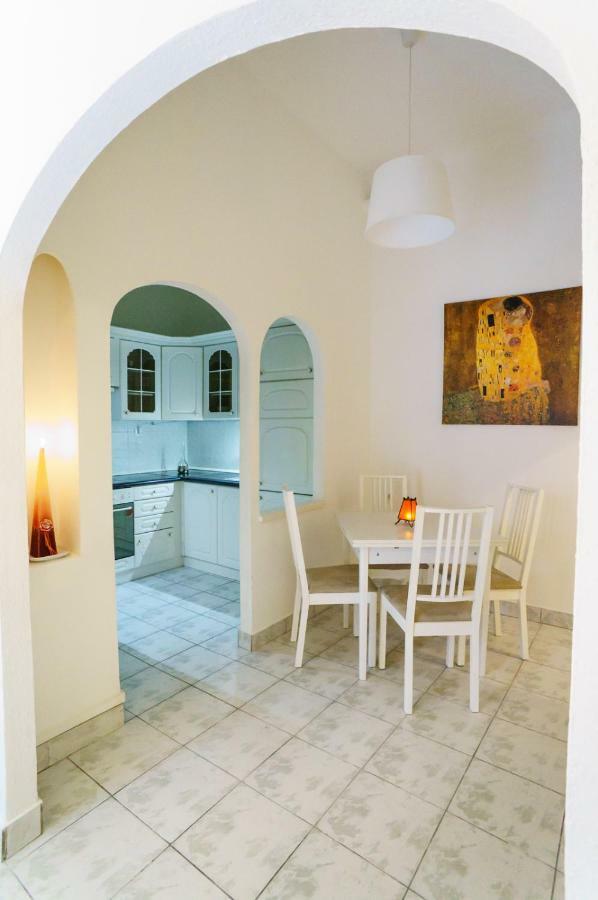 Kingdom & Car Parking On-site & Aircon & Quiet & Family Friendly Appartement Boedapest