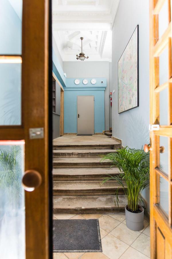Hostal 2b &