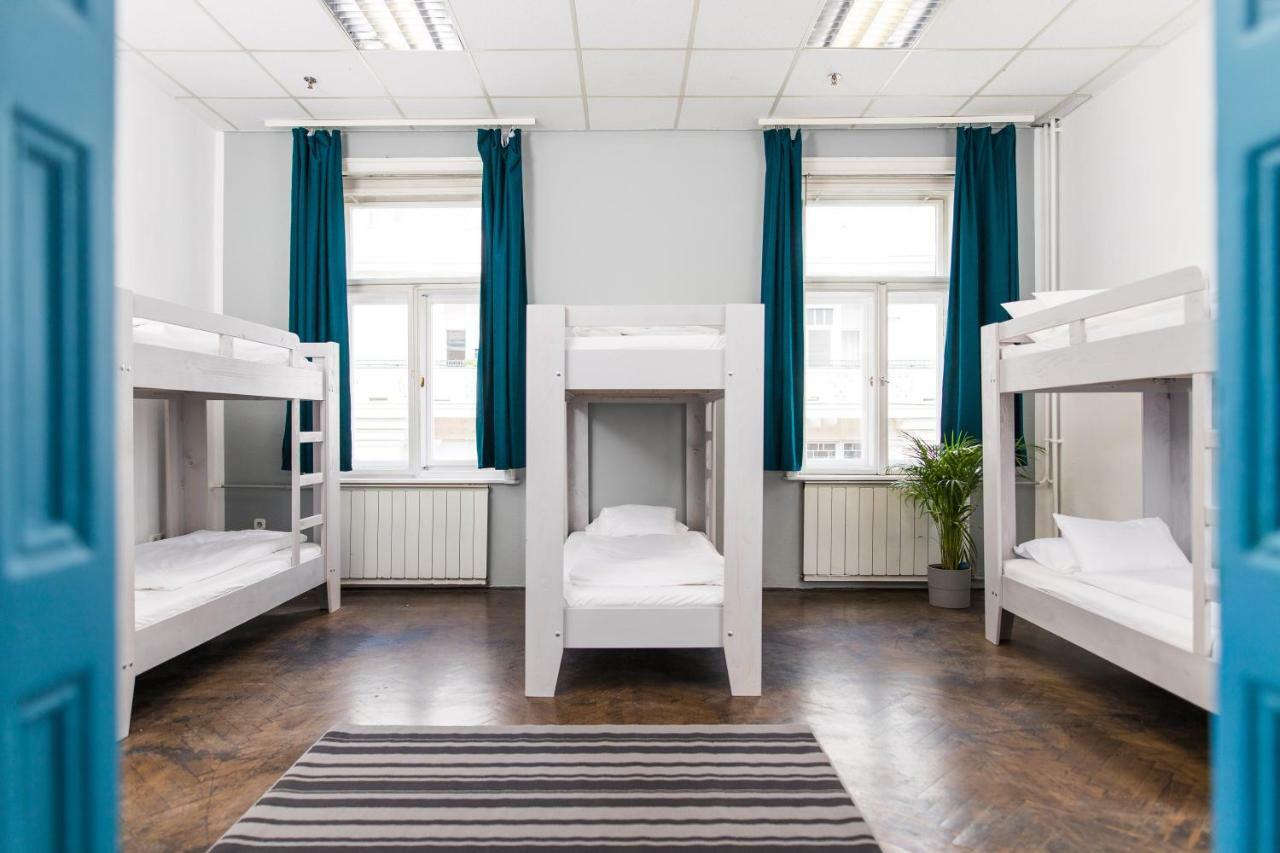 Hostal 2b &