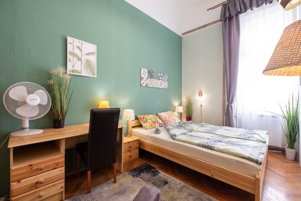 Hostal Pesto *