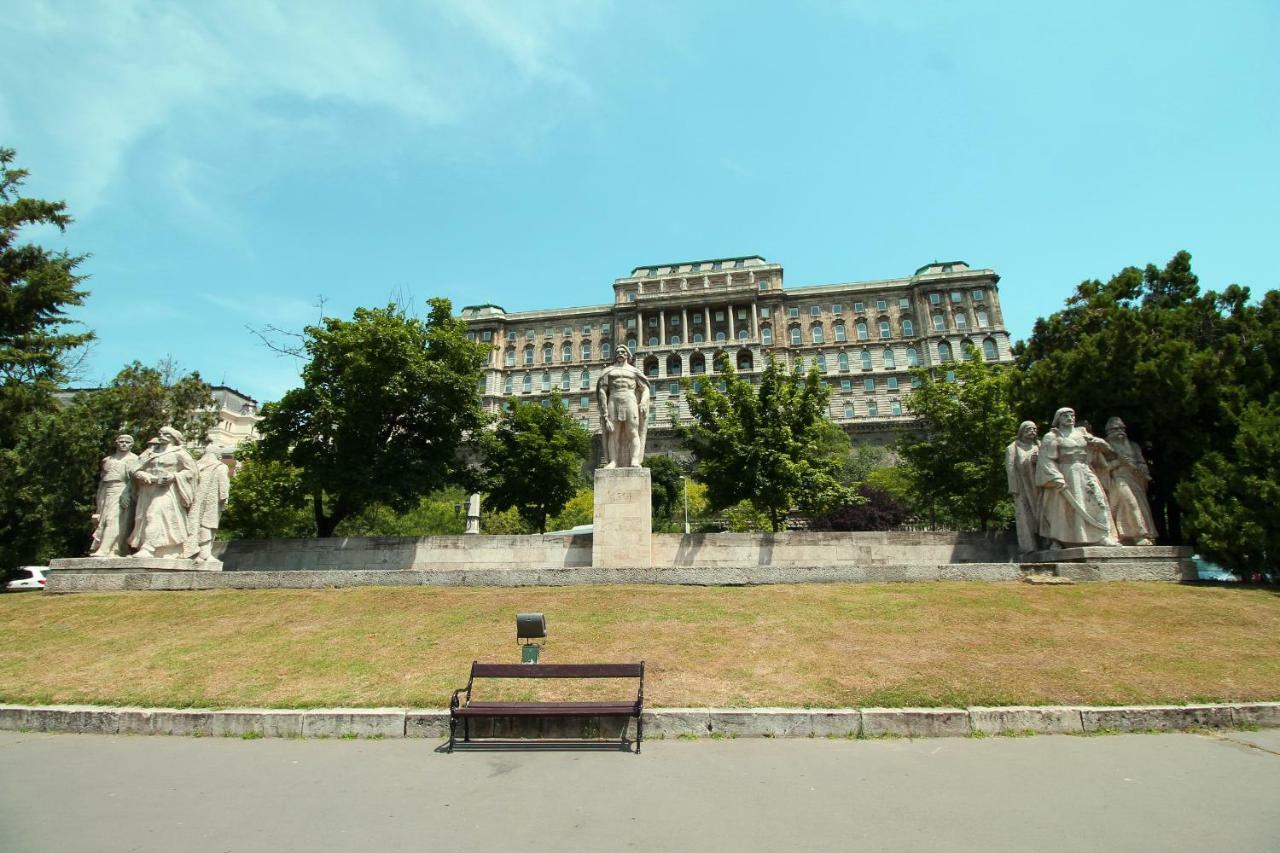 Castle Court *