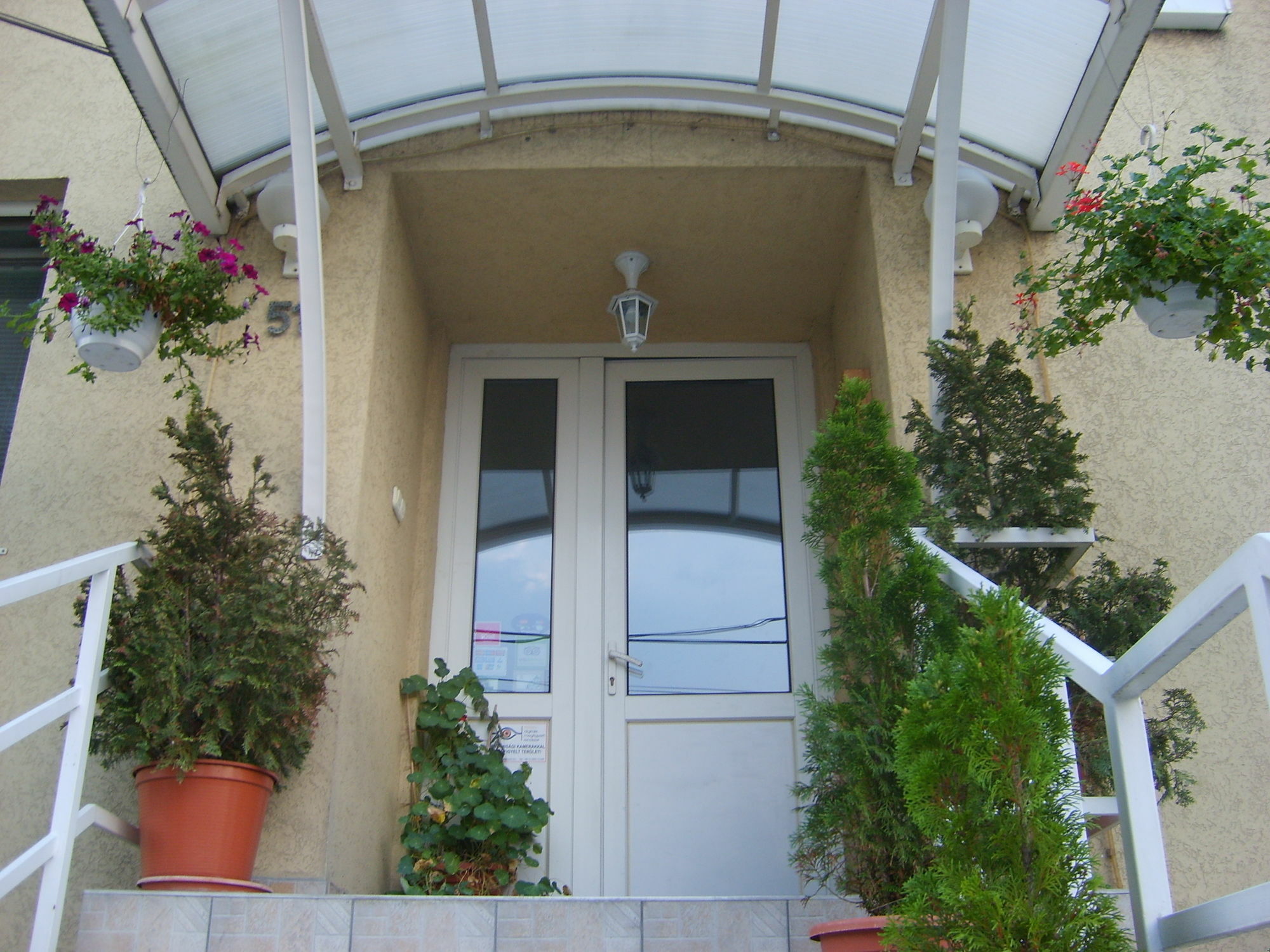 Irini Panzio Guest house 2*