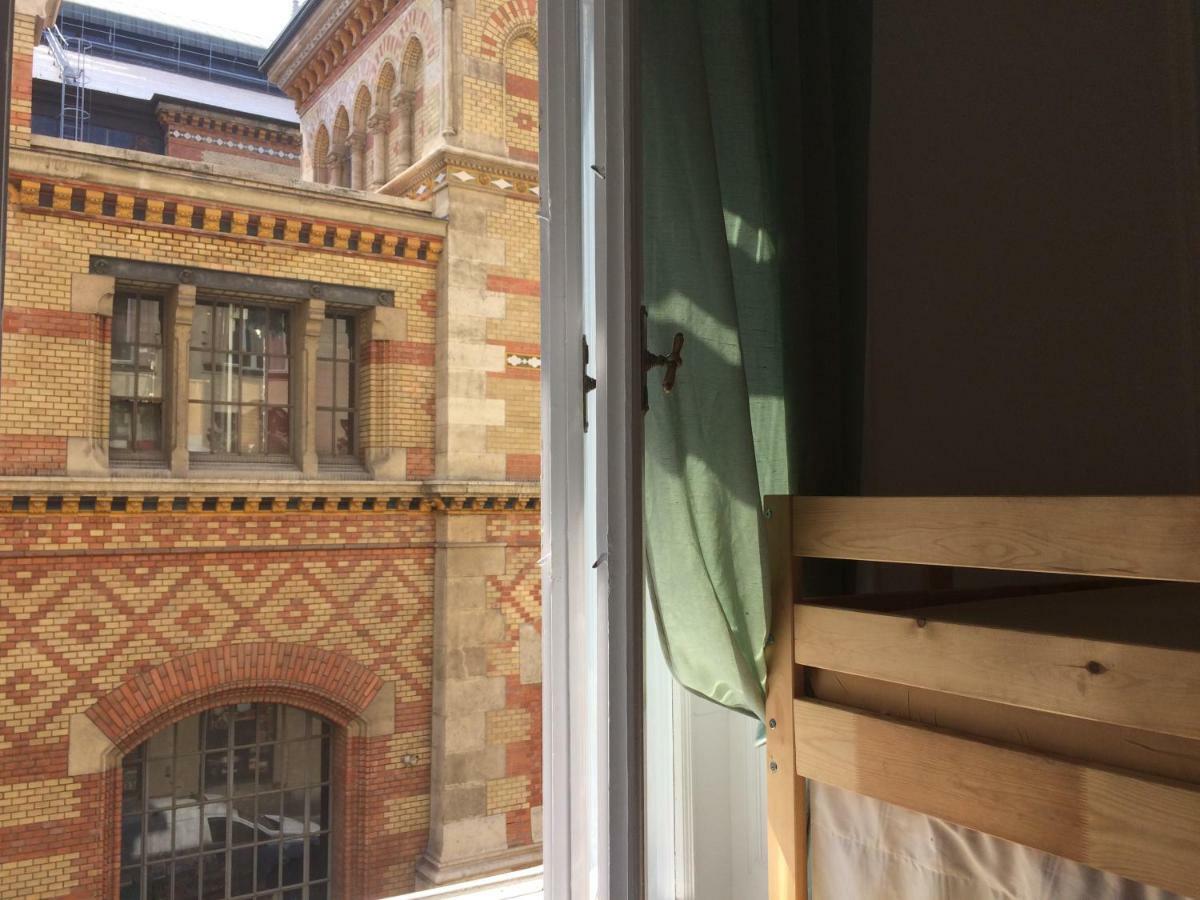Zen By Market Hostel *