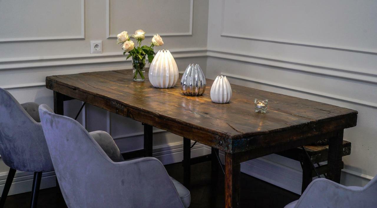 Opera With Free Parking, 2br2ba, Ac