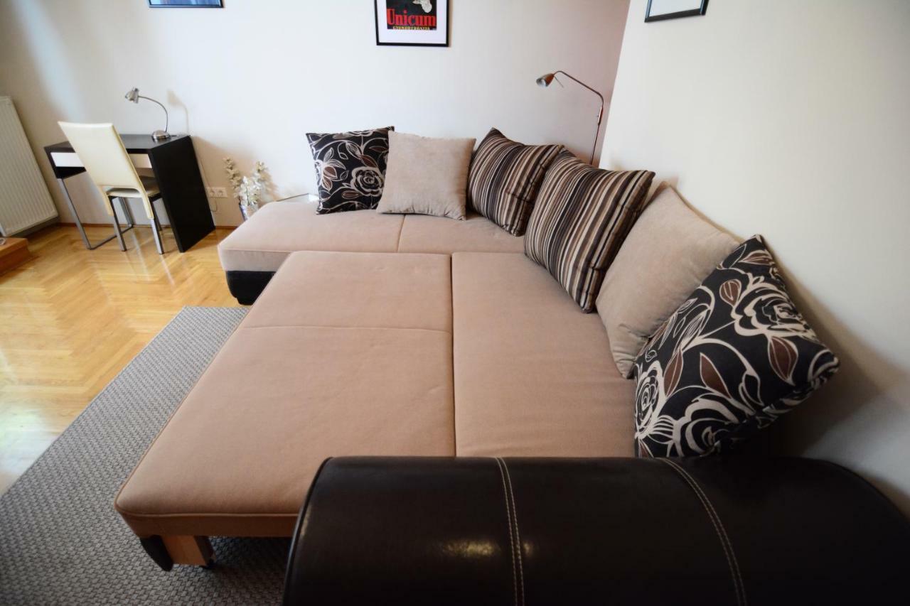 Apartamento Downtown Garden Isle In Urban Style-free Parking Budapest