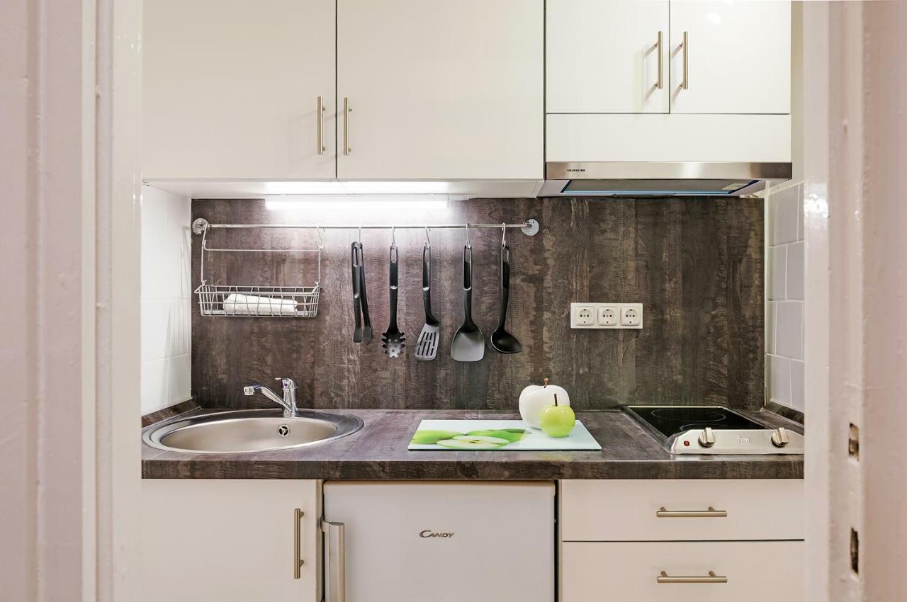 Free Parking, Quiet Design Flat In The Centre