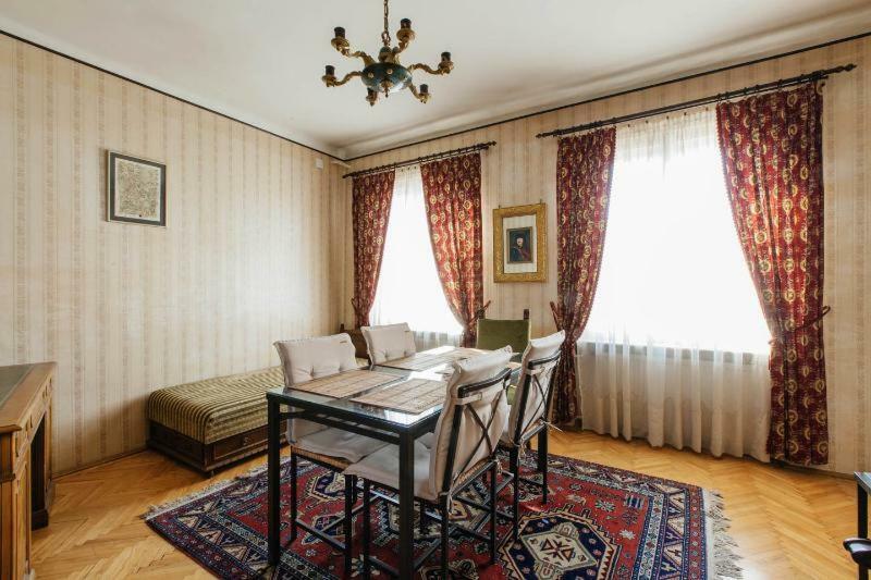 Vigado Square Panorama * Budapešť