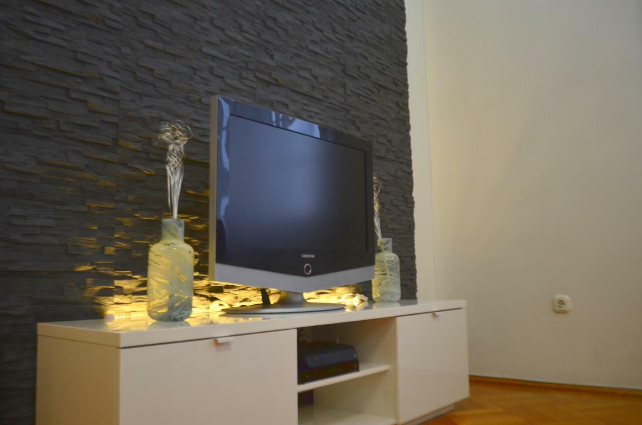 Apartamento Astoria Flats 2