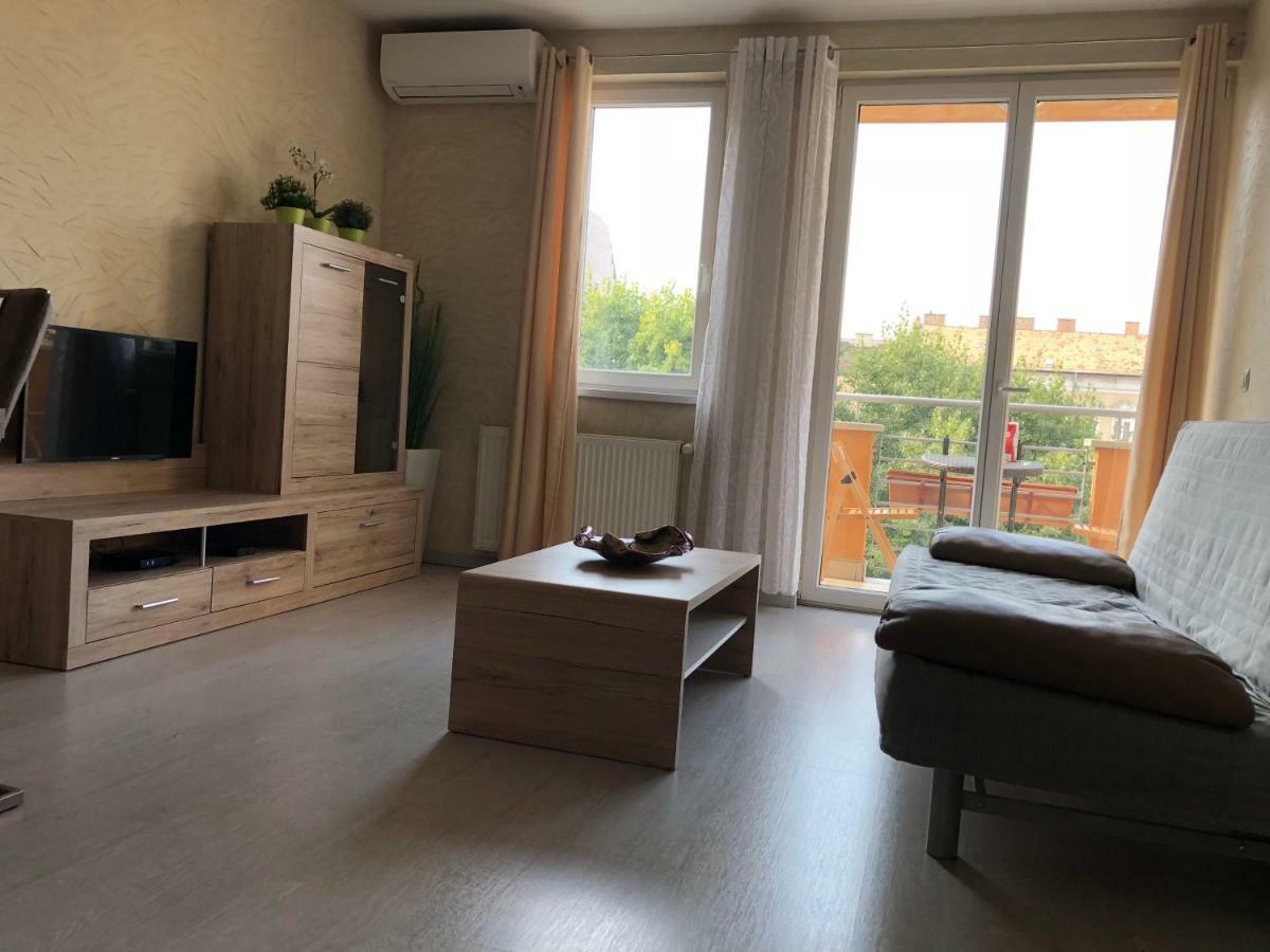 Aden Free Parking Apartment