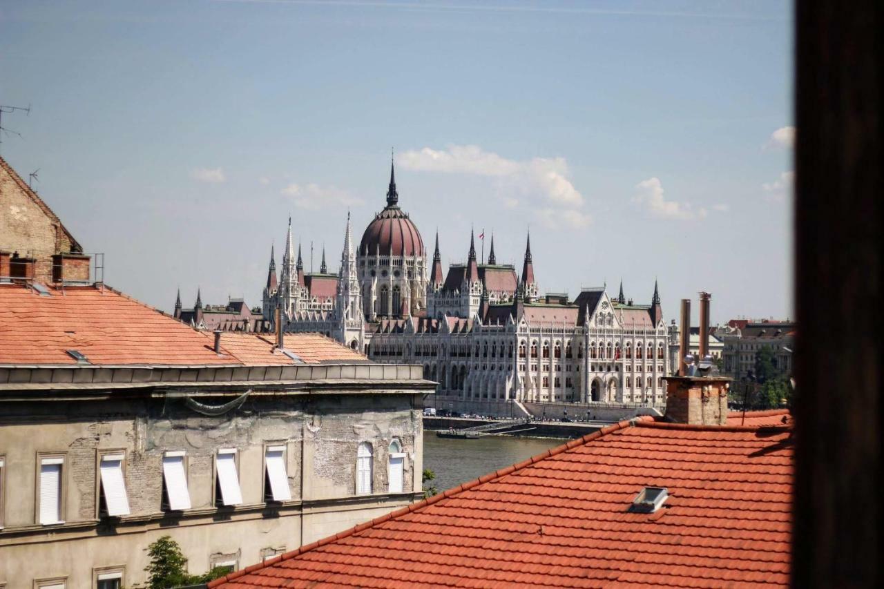 Panorama *