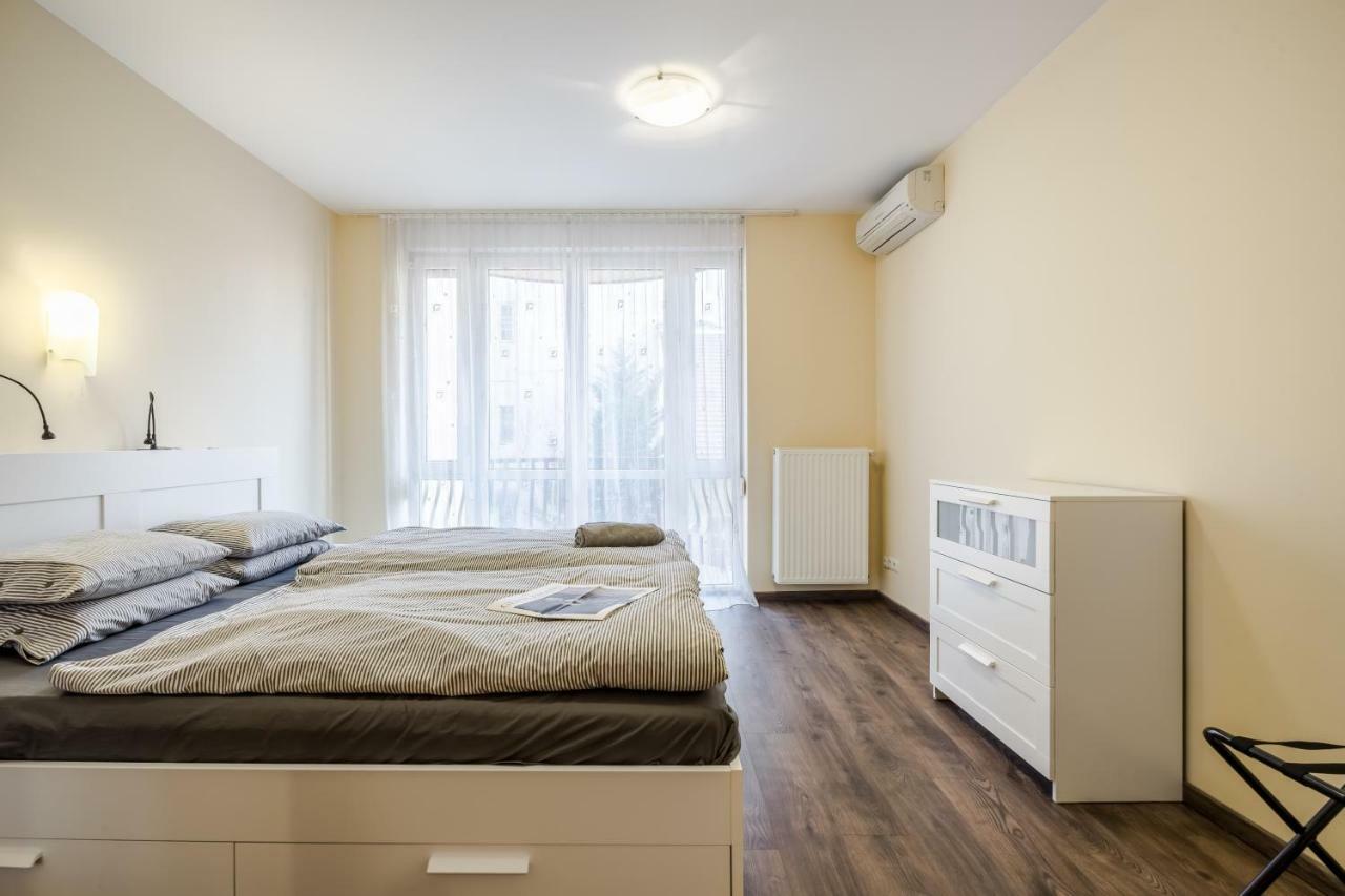 Bpr Vivid Downtown Vibe With Balcony * Budapest