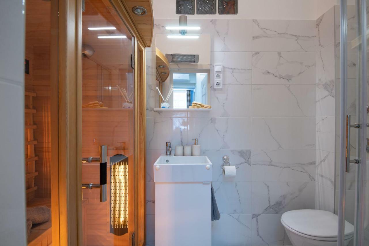 Kalvin Square Elite 4you With Sauna, Aircon, Ceiling Mirror *