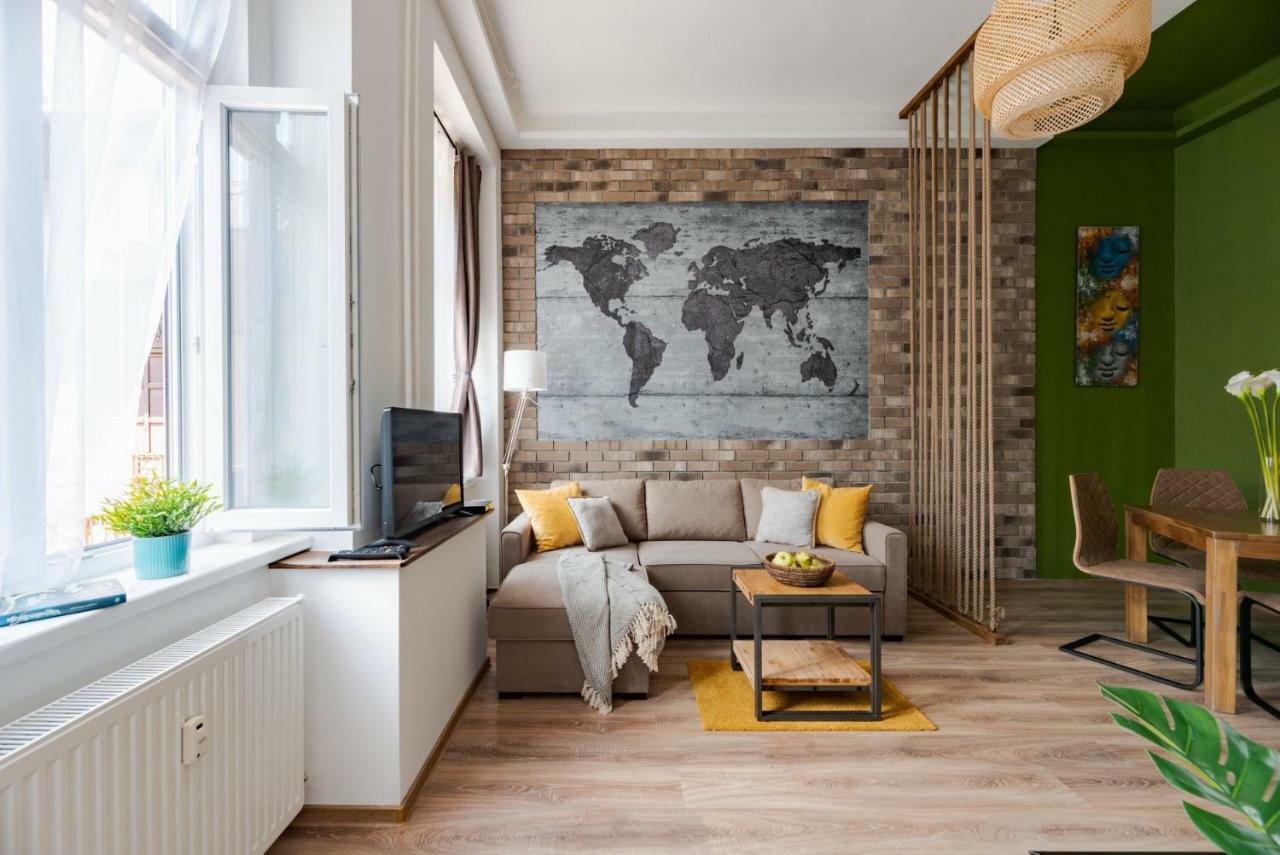 Kira Apartment *