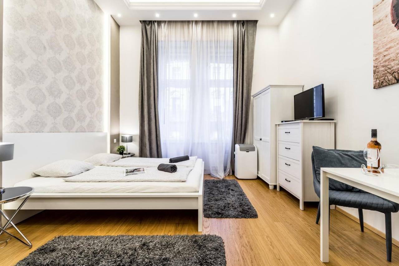 Hello Downtown - Movie Apartament