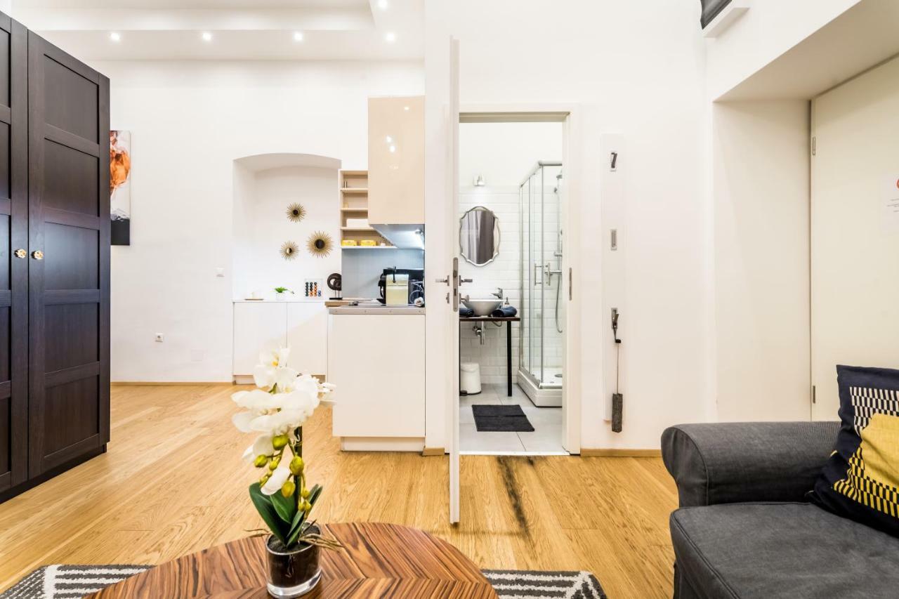 Apartament Hello Downtown - Movie