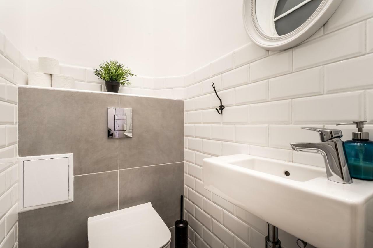 Apartament Hello Downtown - Movie