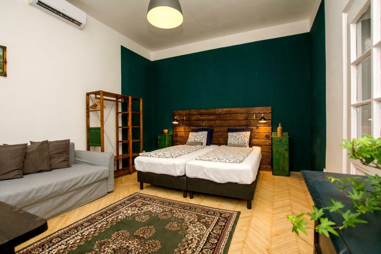 Hedonist Lodge