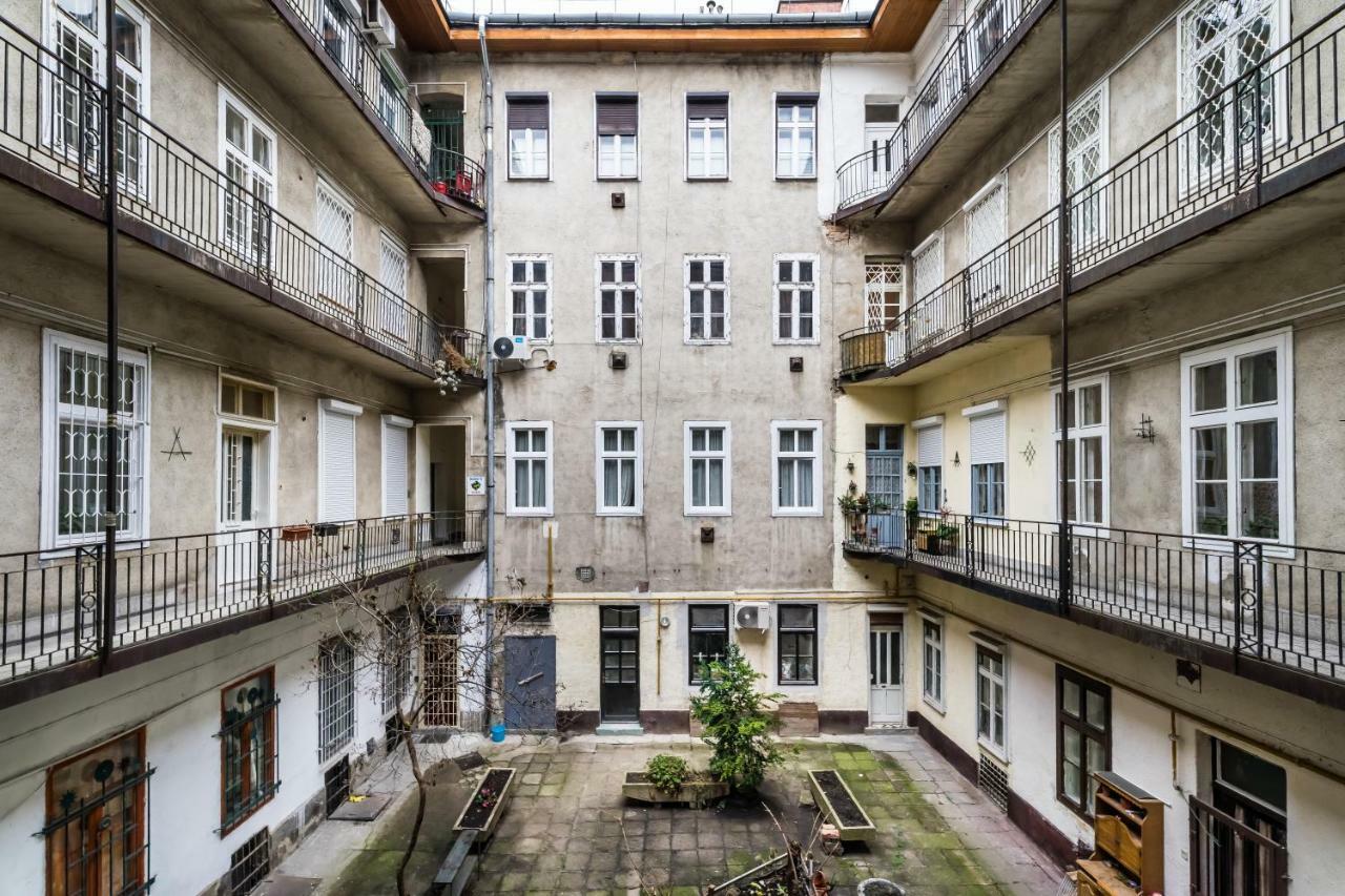 Apartment Bpr Bright Sapphire