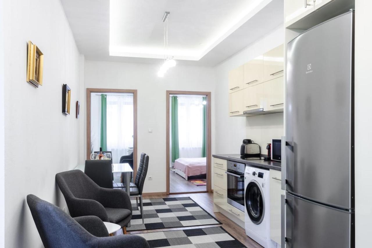 3 En Bedroom Flat In The Main Centre For 6ppl, 3bdr,3bthr,ac * Budapest