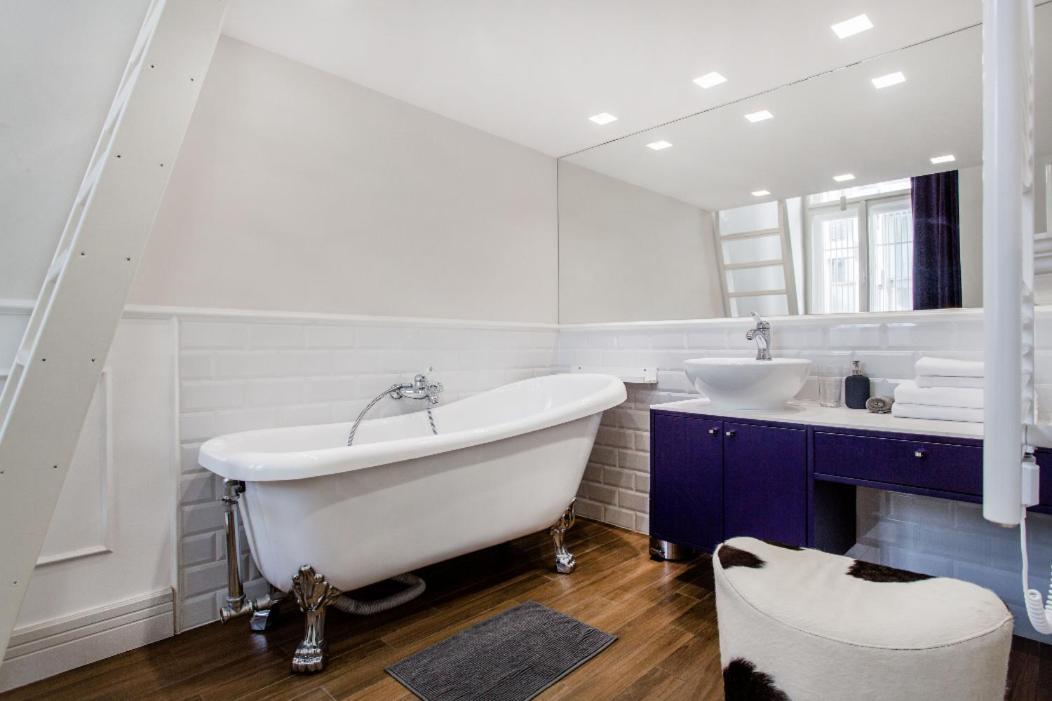Opera With Free Parking, 2br2ba, Ac Budapeszt