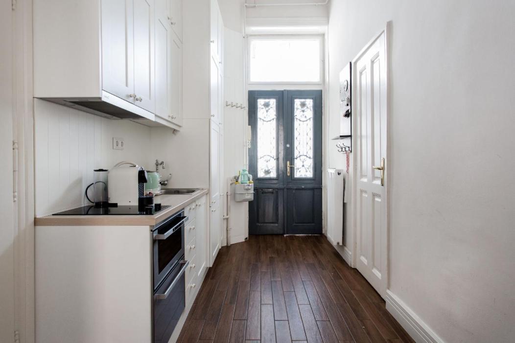 Opera With Free Parking, 2br2ba, Ac Apartament