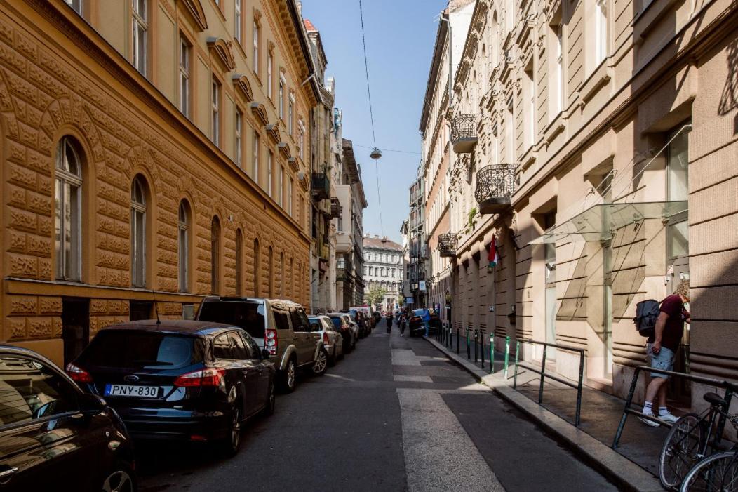 Opera With Free Parking, 2br2ba, Ac *
