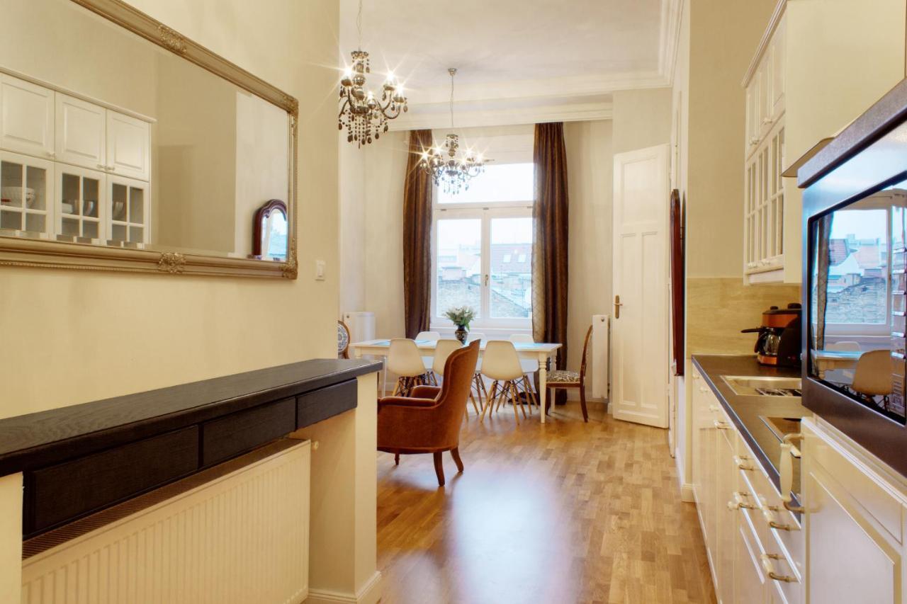 4br , 3bhr With Ac At The Opera Boedapest