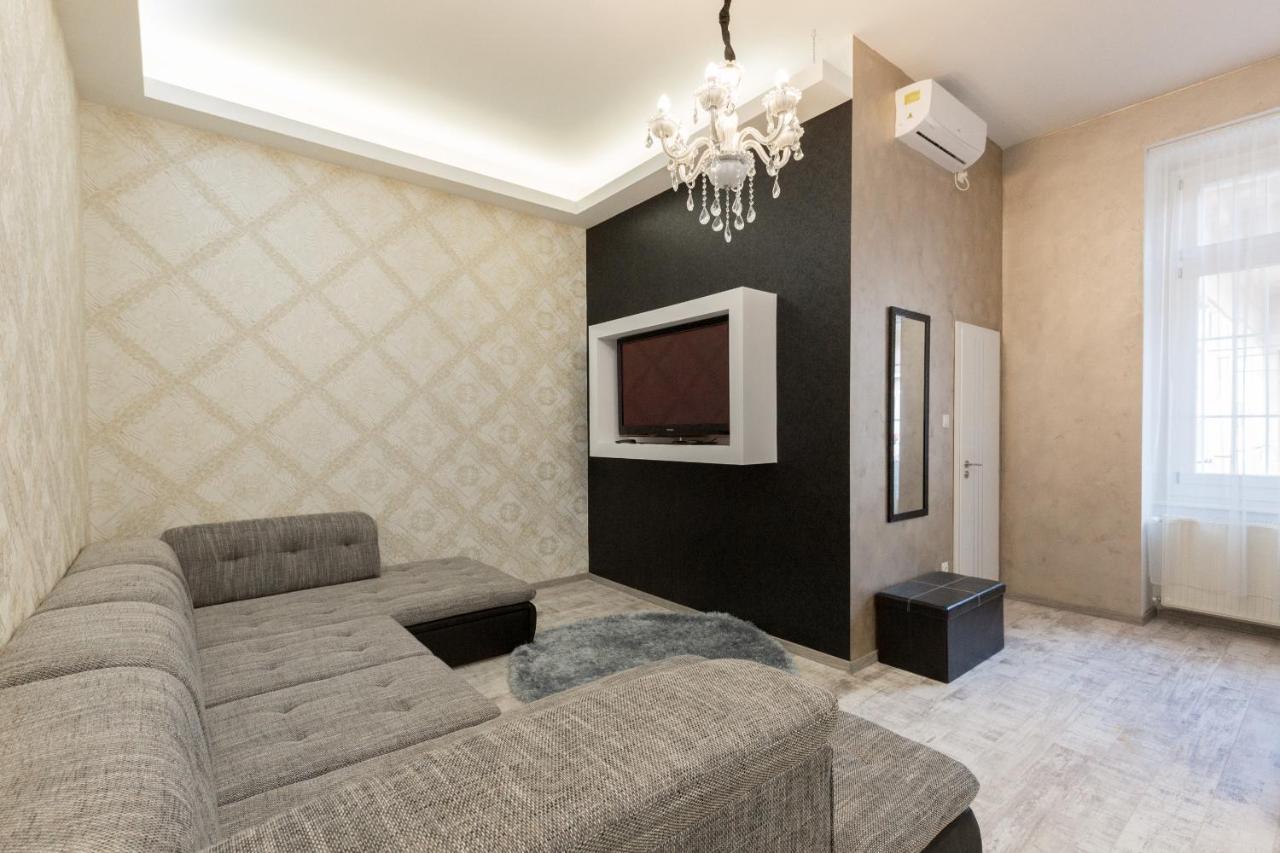Apartmán The Golden Executive