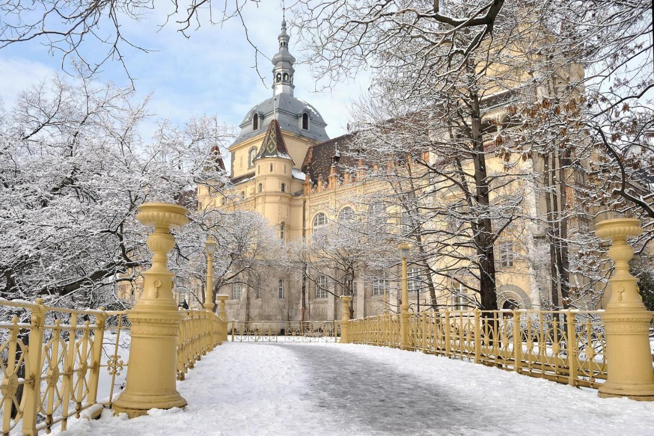 Heroes' Appartamento Budapest