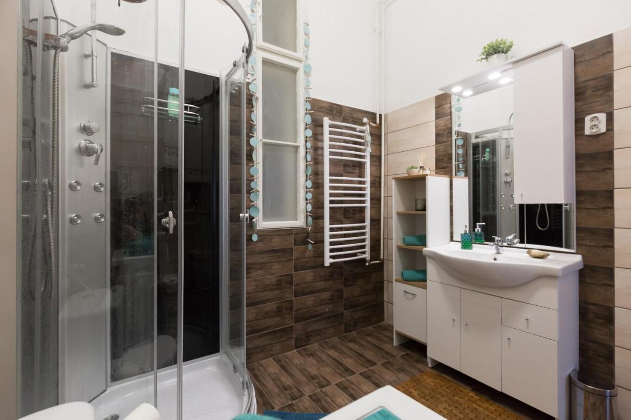 Eclectic Luxury & Spacious 2br Ac In Center Apartmán
