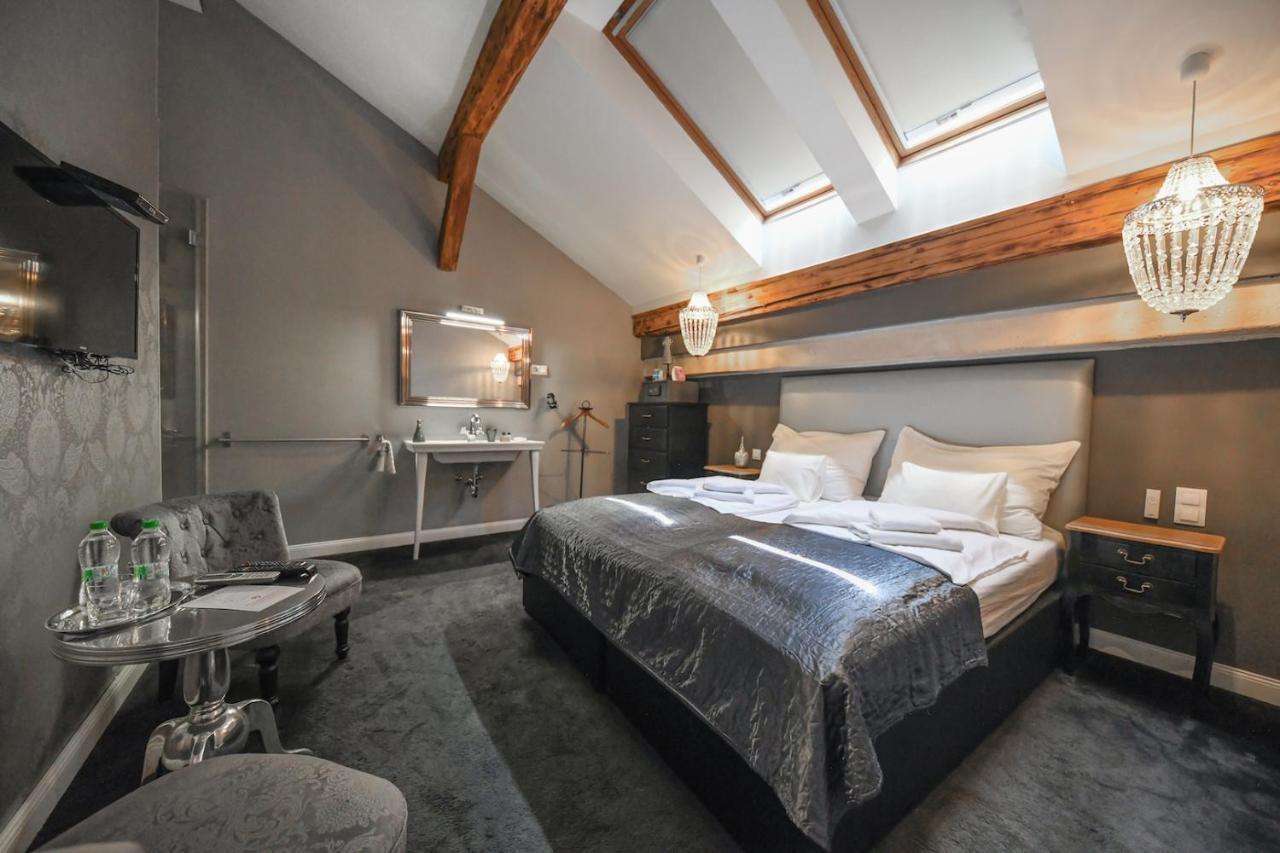 Blue Velvet Hotel 3*