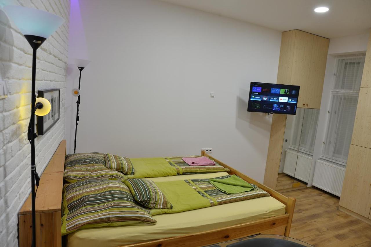 Katona * Budapest