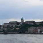 Cosy Apartment Just Next To Parliament