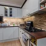 Fireworks Rakoczi - Free Parking - 3 Bedrooms - 2 Bathrooms