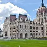 Stollar Apartment Business Style At Parliament