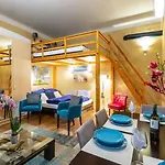 Cherry Blossom Designer Apartment In The Center With Free Parking