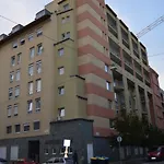 Flat At The Edge Of The Center + Parking