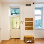 Industrial Style Appartment With Ac Steps To Gozsdu